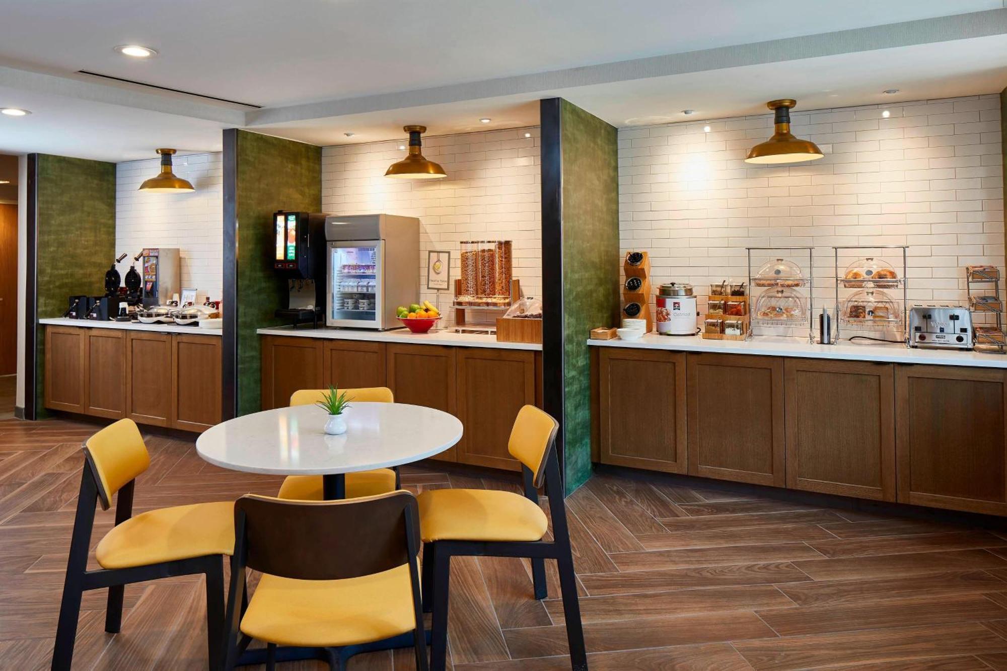 Fairfield Inn & Suites By Marriott Albany Airport Екстер'єр фото