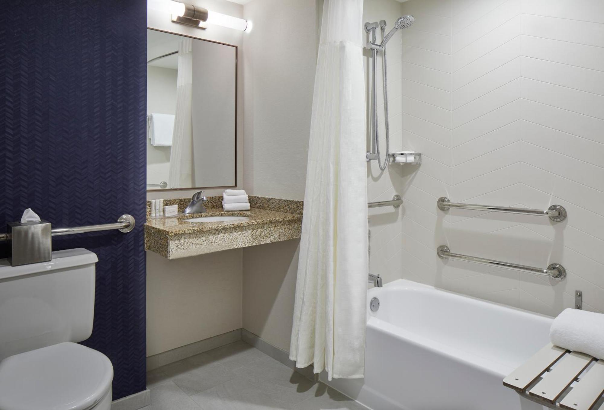Fairfield Inn & Suites By Marriott Albany Airport Екстер'єр фото